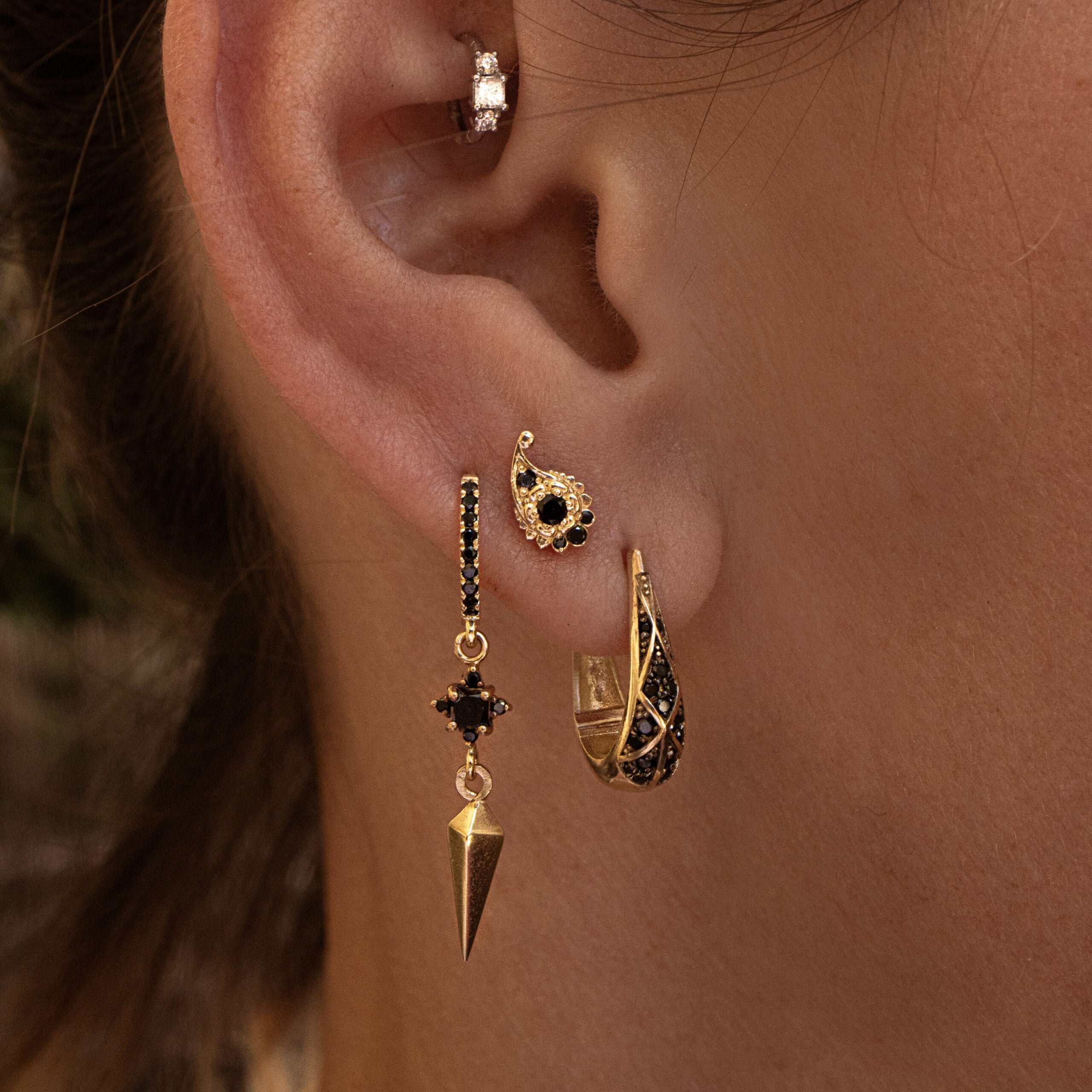 Paisley Teardrop Stud In Black Diamonds