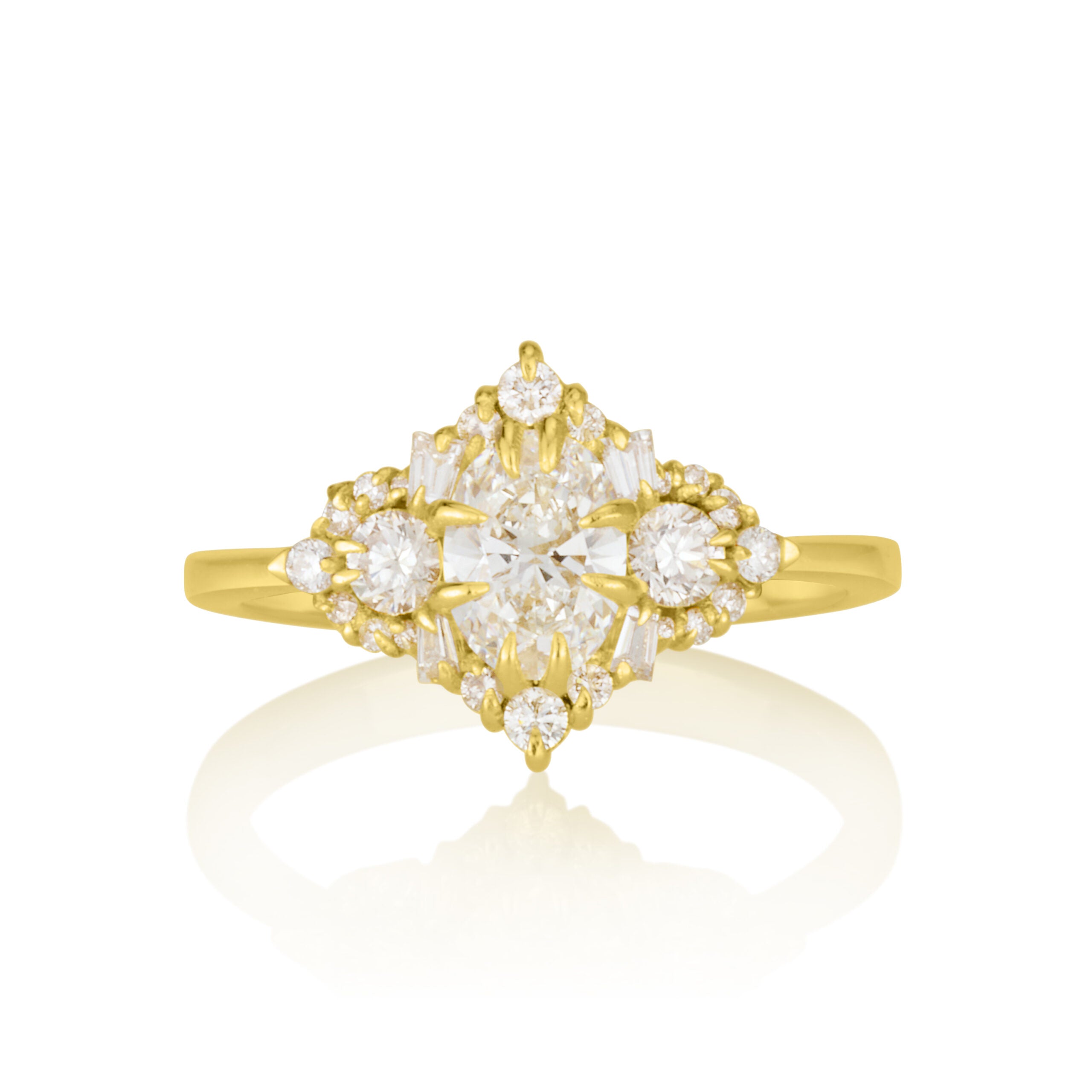 Isabella ring in white diamonds