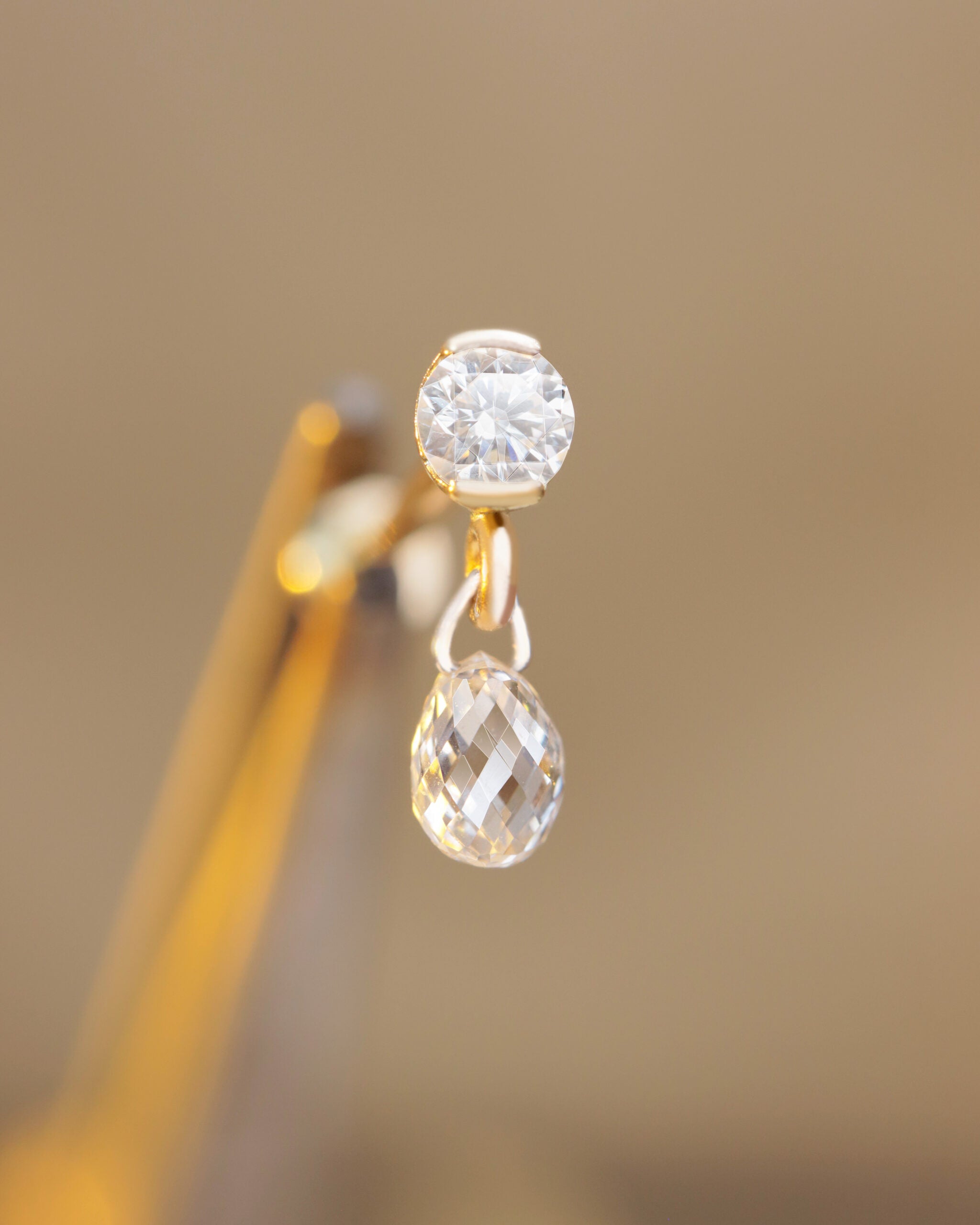 Liv Earring with Invisible Stud