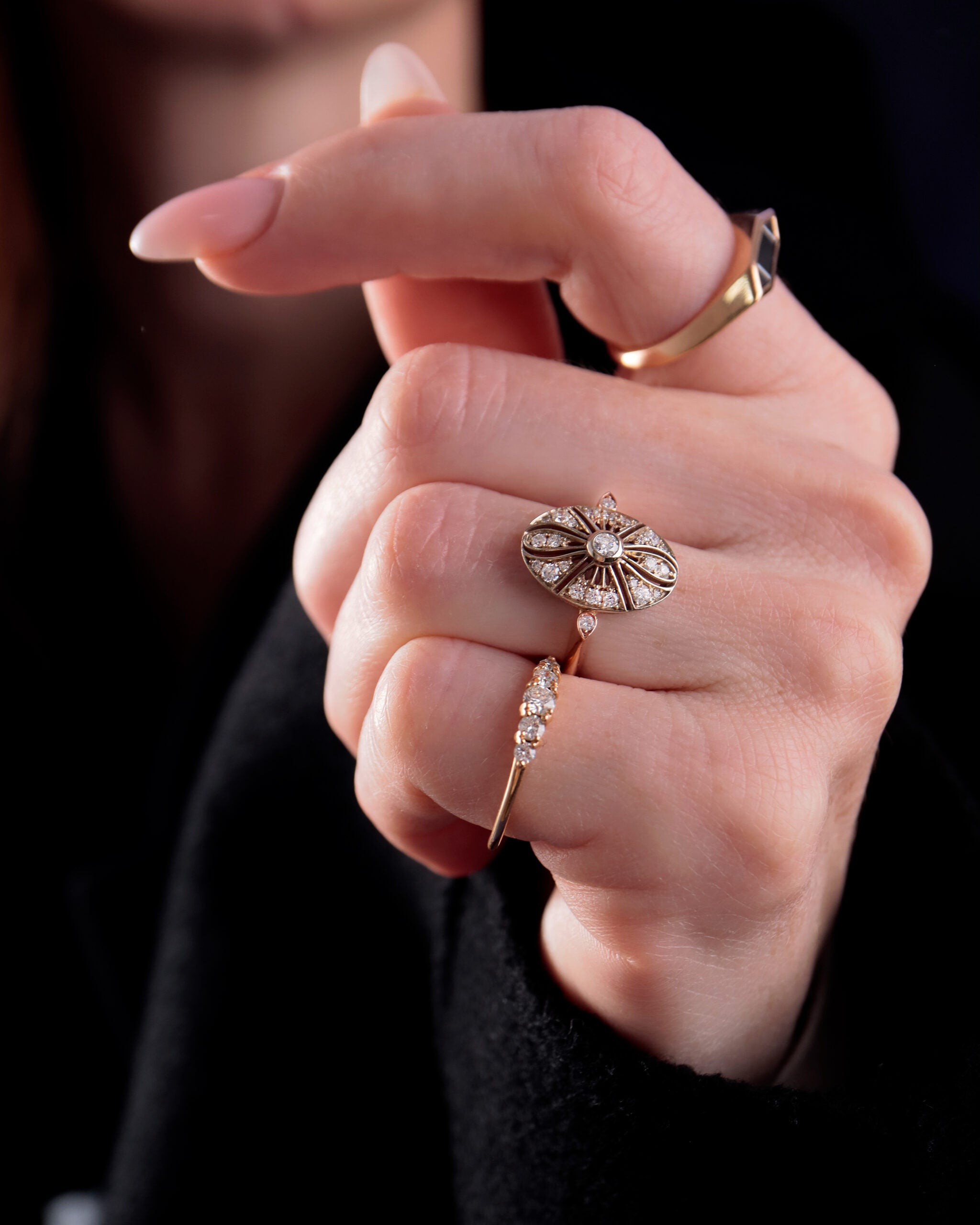 Oval diamond Maggie ring