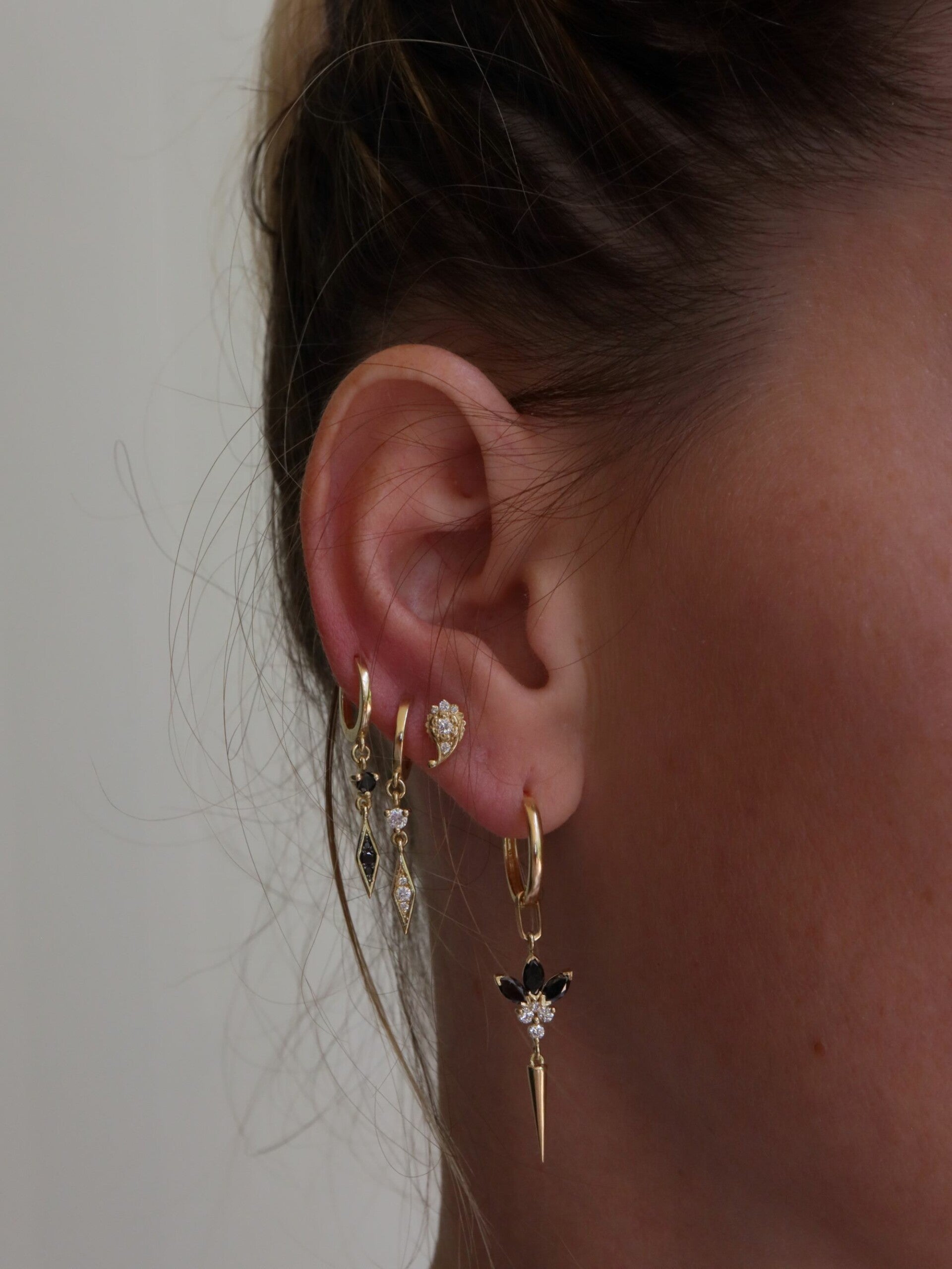 Venus Earring In Black Diamonds