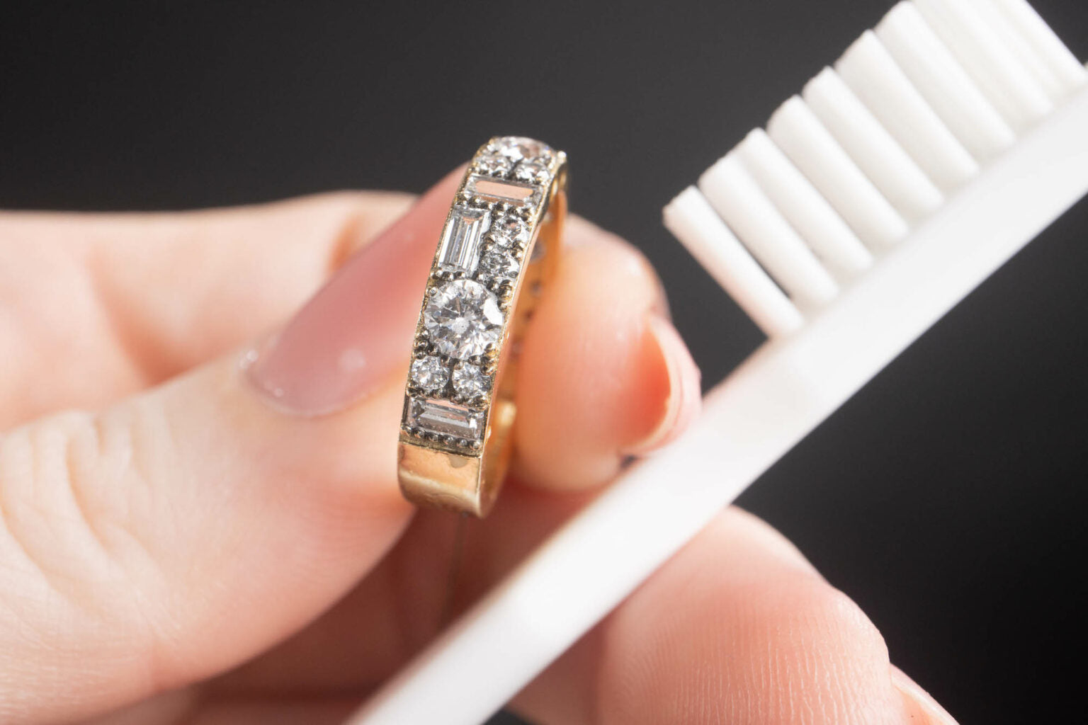 How to Clean Gold Jewelry?