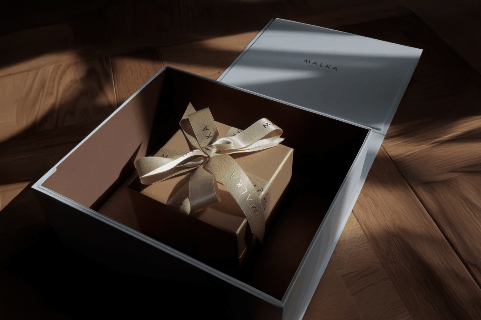 Anniversary Jewelry Gifts for Her | 20-Year Wedding Anniversary Ideas by Malka Jewelry