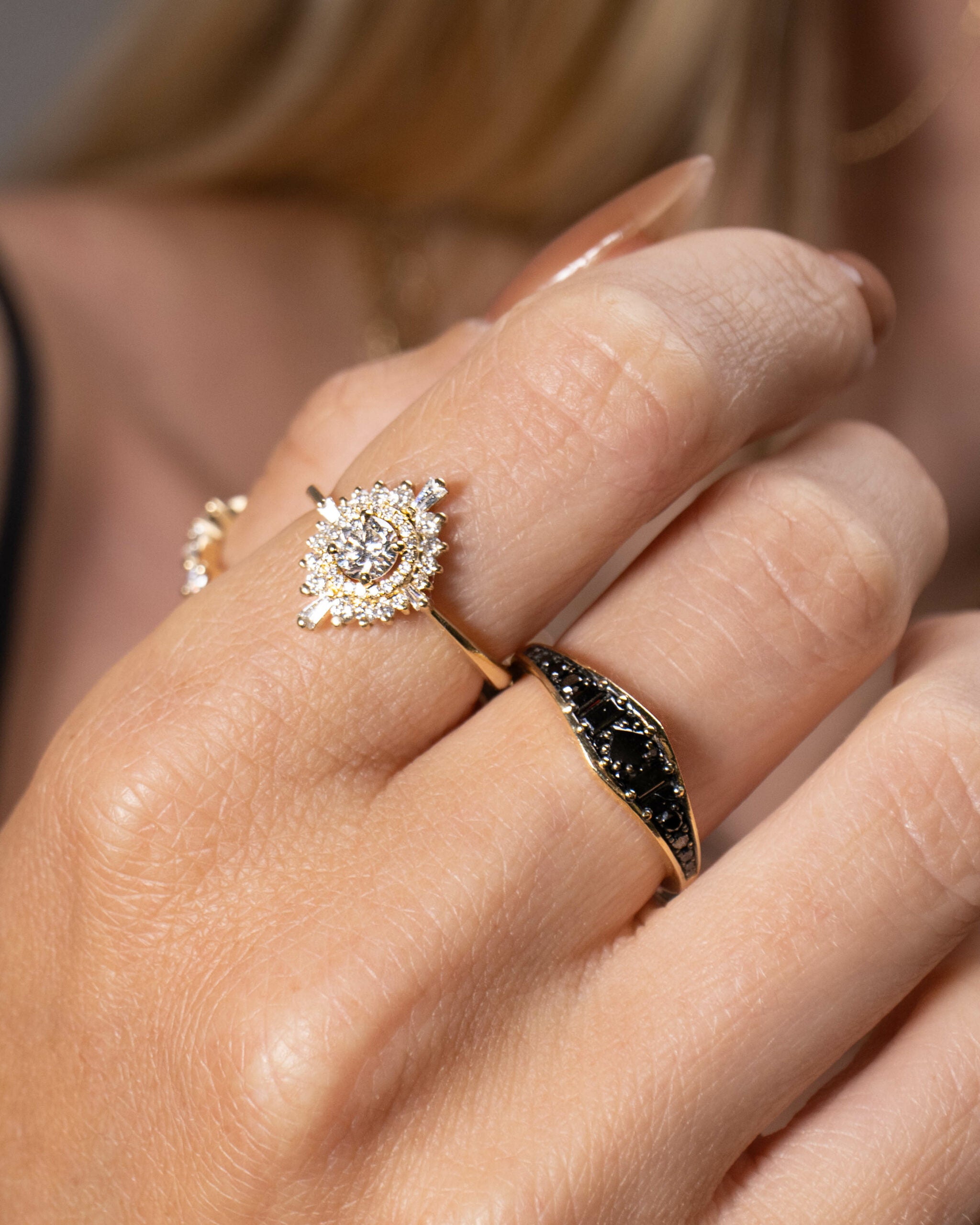 Oval diamond spark ring (Medium)