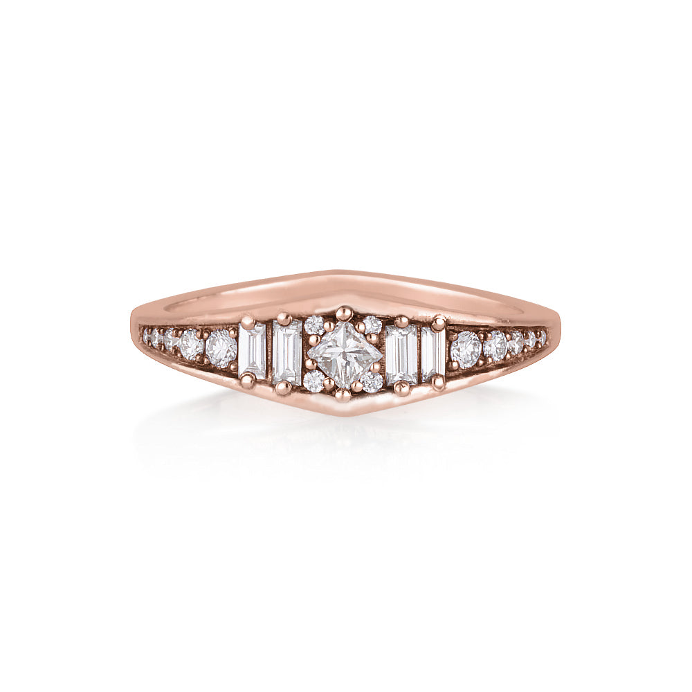 Marilyn ring in white diamonds