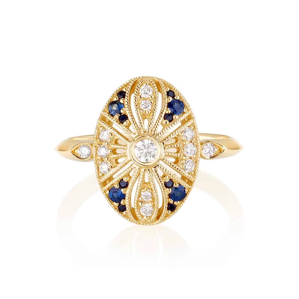 Oval sapphire Maggie ring